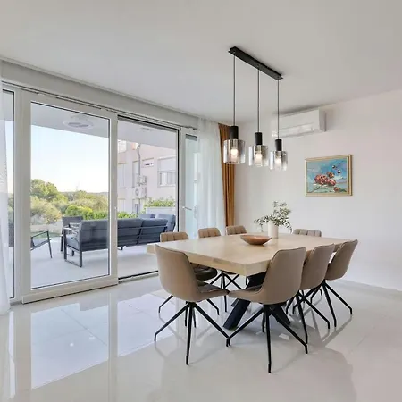 Capan Zadarvillas
