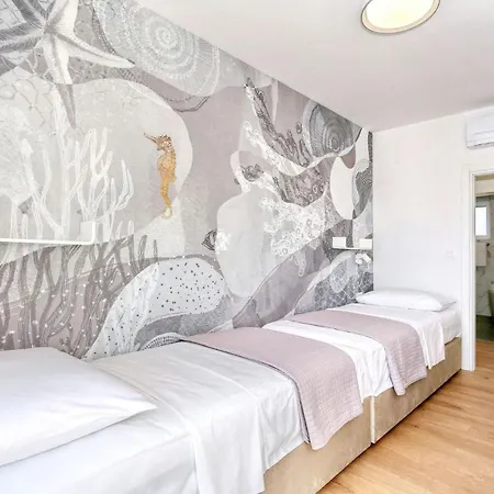 Capan Zadarvillas Vila