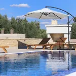 Capan Zadarvillas