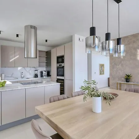 Capan Zadarvillas * 圣菲利普雅科夫