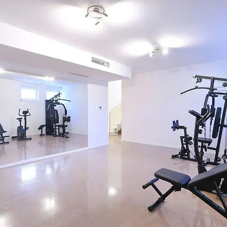 Capan Zadarvillas 别墅 *