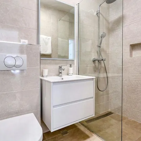 Capan Zadarvillas 圣菲利普雅科夫