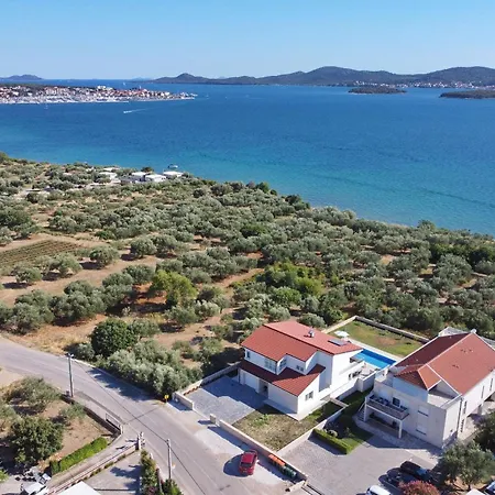 Capan Zadarvillas * 스베티필립아이자코브