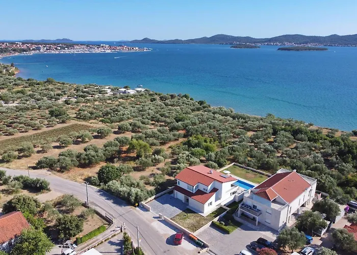 Capan Zadarvillas * Свети-Филип-и-Яков